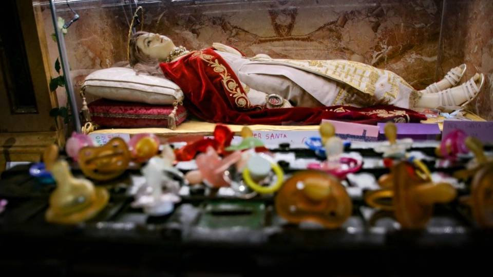 Santa Lucia, la tradizione resiste Già le letterine dei bambini (ma non solo) Santa Lucia, la tradizione resiste Già le letterine dei bambini (ma non solo)