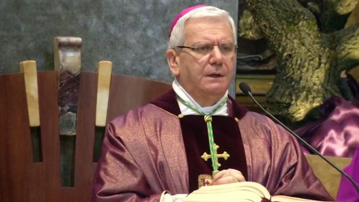 Segui qui la Messa del vescovo: ore 10,30 Martedì la supplica a Papa