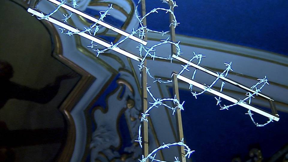 Via Crucis a Premolo con il vescovo Il dolore e il ricordo dei 24 sacerdoti defunti Via Crucis a Premolo con il vescovo Il dolore e il ricordo dei 24 sacerdoti defunti