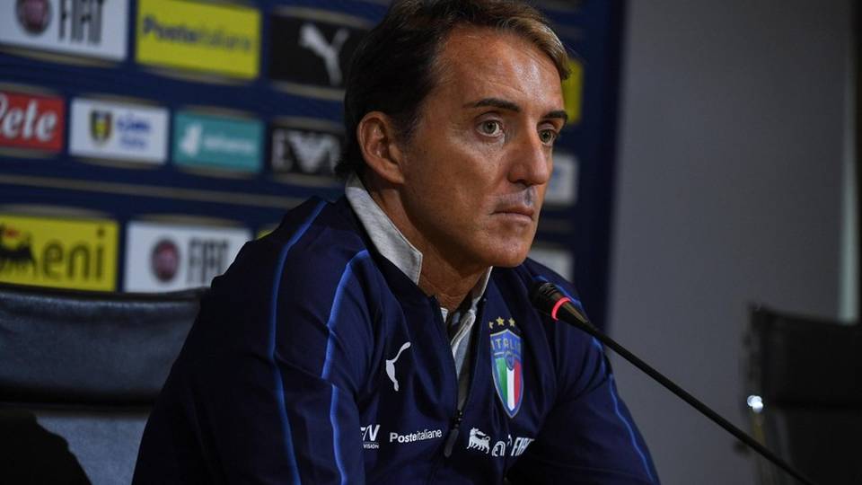 Anche il calcio resta fermo fino al 3 maggio Mancini: festa a Bergamo a fine pandemia Anche il calcio resta fermo fino al 3 maggio Mancini: festa a Bergamo a fine pandemia