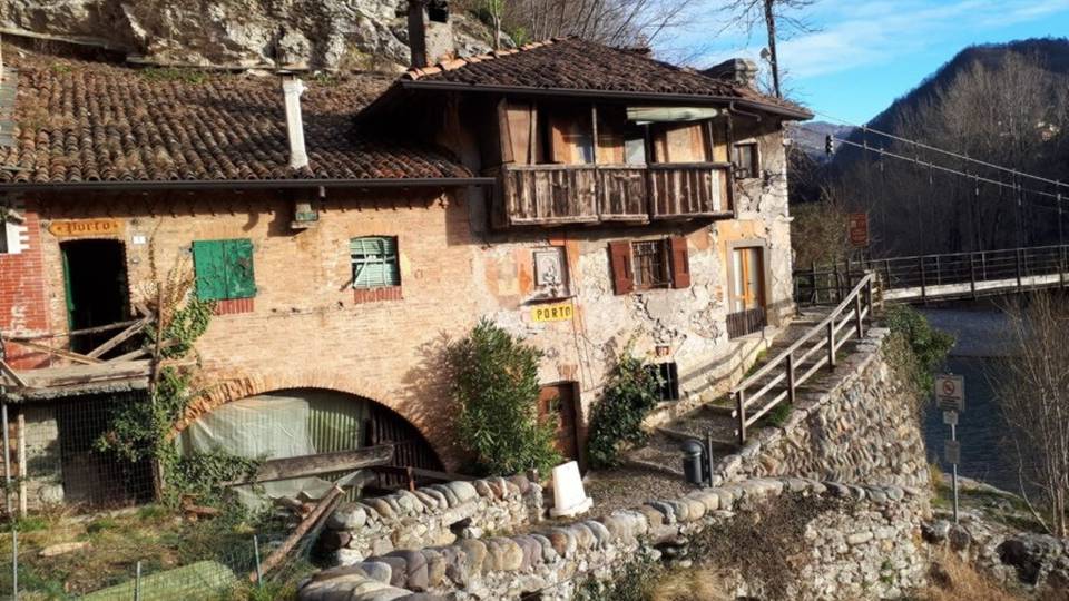 Clanezzo: dopo un secolo riaprirà l’antica dimora del barcaiolo Clanezzo: dopo un secolo riaprirà l’antica dimora del barcaiolo