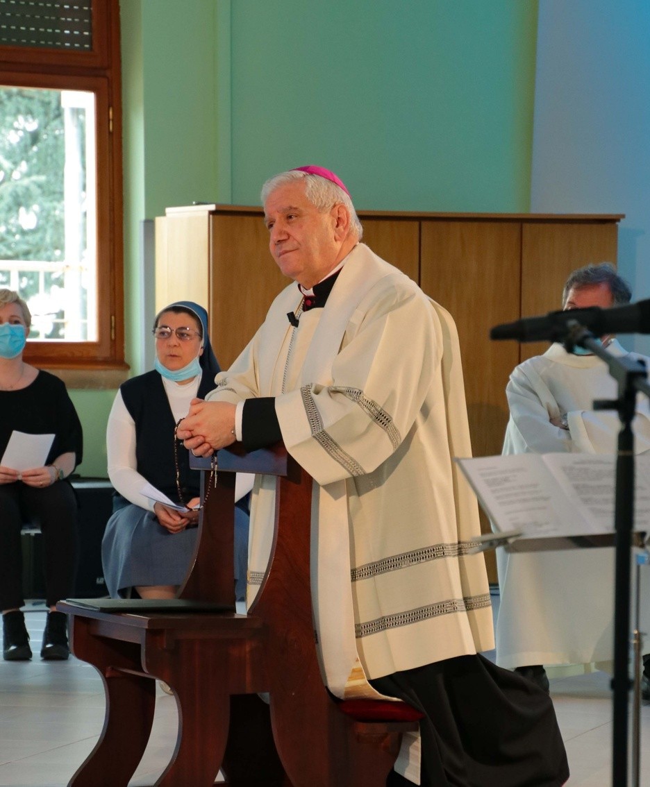 Il vescovo Beschi a Grumello del Monte «Preghiamo per chi è fragile e