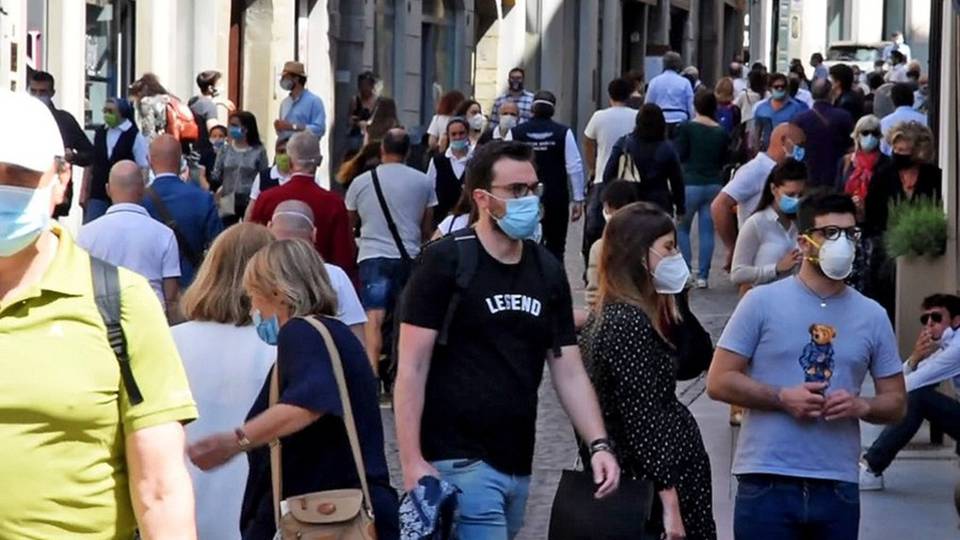 Covid, risale l’indice di contagiosità Verso una proroga per le mascherine Covid, risale l’indice di contagiosità Verso una proroga per le mascherine