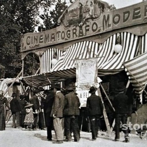 Il fascino del cinematografo un secolo fa nella piazza sparita - StoryLab