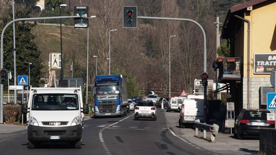 Fondi per la 42, si punta sull’Olimpiade Viabilità: per la Lombardia 473 milioni Fondi per la 42, si punta sull’Olimpiade Viabilità: per la Lombardia 473 milioni