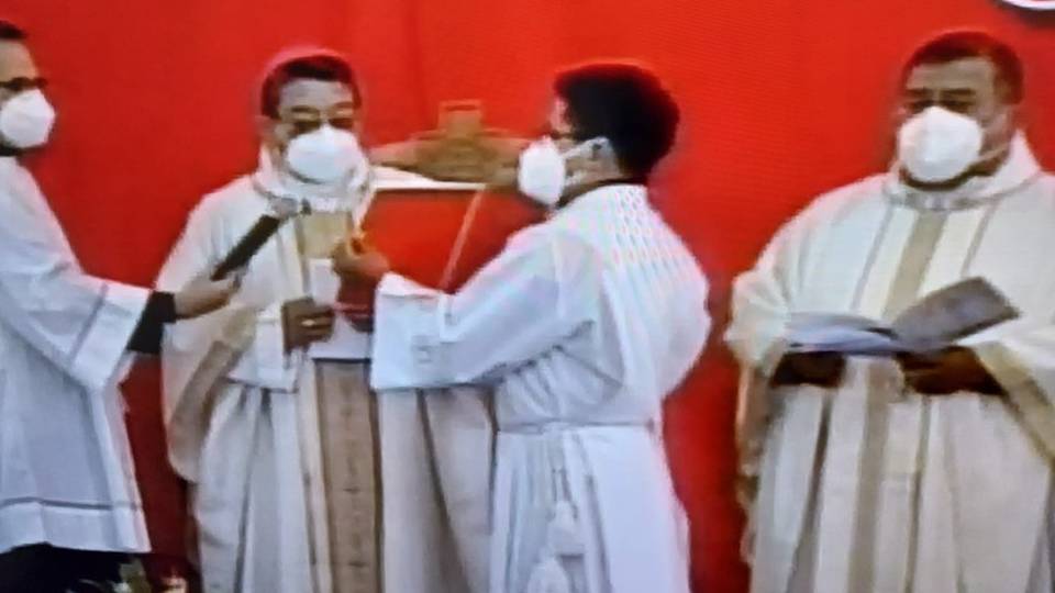 L’addio a monsignor Scarpellini Il Papa: «Ha dato la vita per il suo popolo» L’addio a monsignor Scarpellini Il Papa: «Ha dato la vita per il suo popolo»