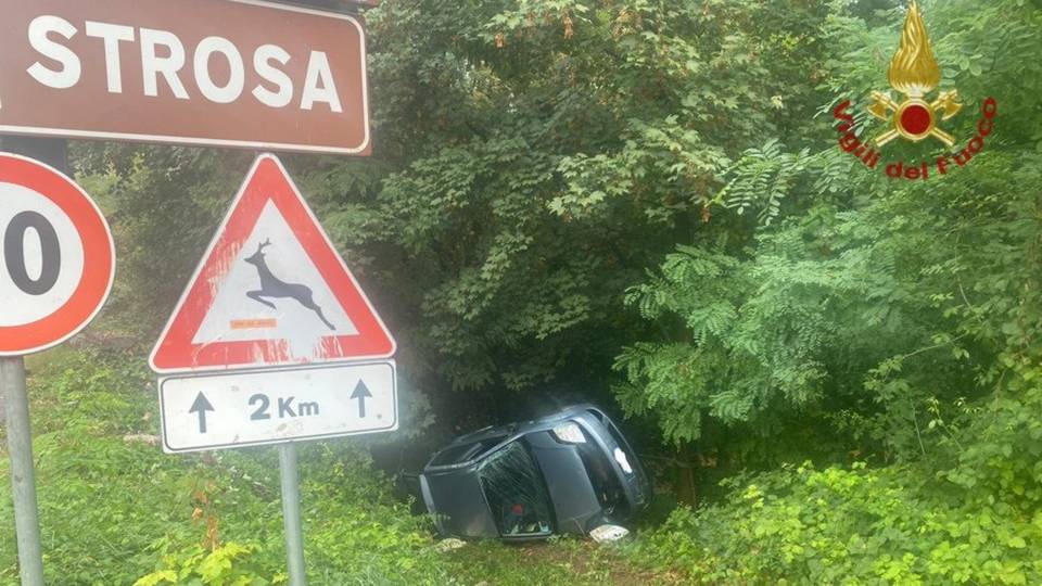Perde il controllo dell’auto a Strozza Donna di 36 anni finisce in una scarpata Perde il controllo dell’auto a Strozza Donna di 36 anni finisce in una scarpata