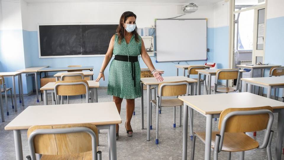 Scuola, vertice tra governo e Regioni La Lombardia propone ingressi scaglionati Scuola, vertice tra governo e Regioni La Lombardia propone ingressi scaglionati