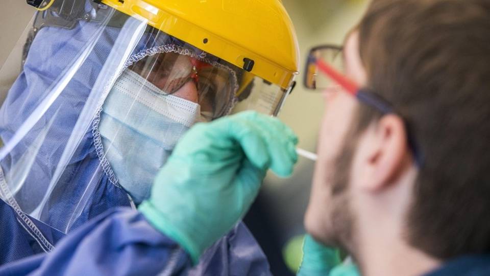 Lombardia, il 50% dei casi importati dall’estero «No isolamento, ma rispetto delle norme» Lombardia, il 50% dei casi importati dall’estero «No isolamento, ma rispetto delle norme»