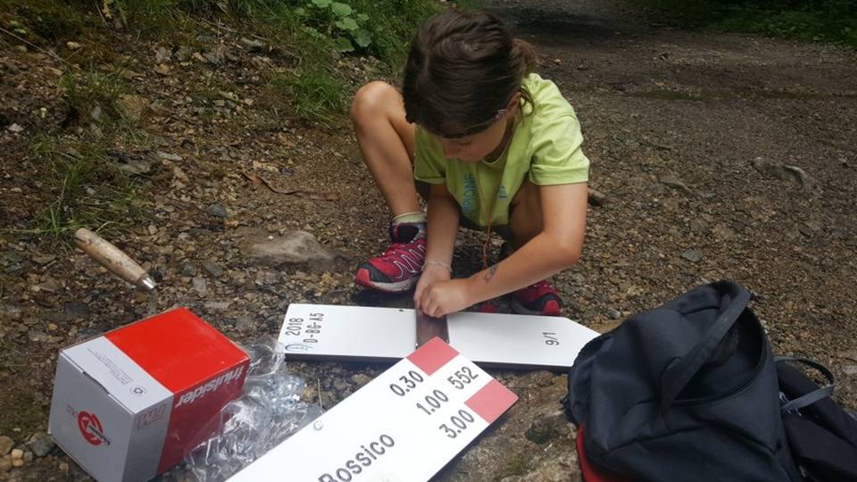 Rubati i cartelli sul sentiero del rifugio Magnolini «Svitati e portati via: gesto vile» Rubati i cartelli sul sentiero del rifugio Magnolini «Svitati e portati via: gesto vile»