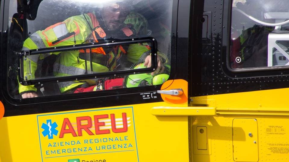 Si perdono sul sentiero per il Monte di Nese In quattro recuperati con l’elicottero Si perdono sul sentiero per il Monte di Nese In quattro recuperati con l’elicottero