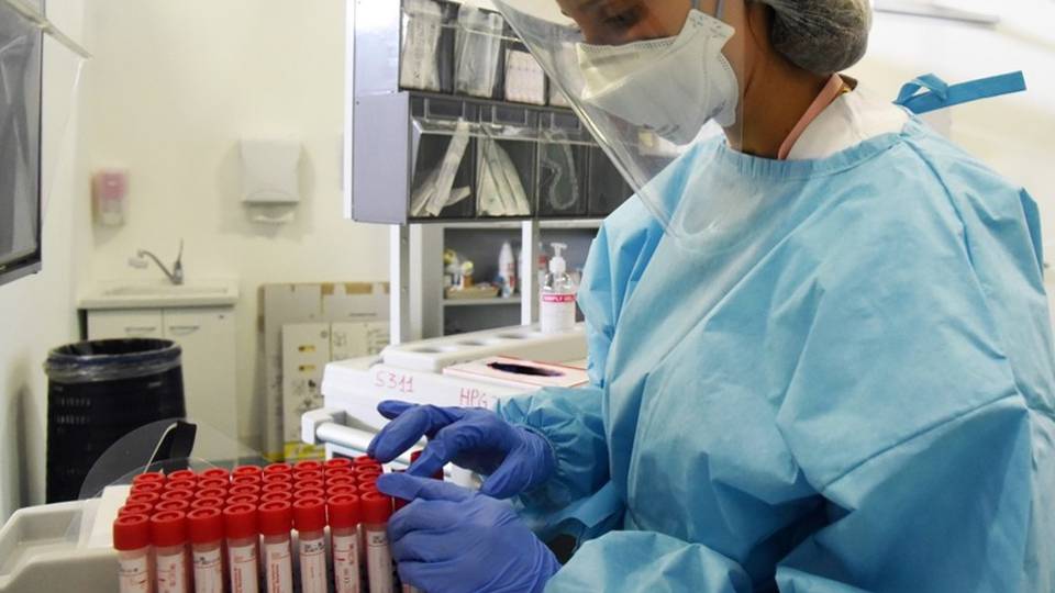 «Attenzione al primo freddo La vera svolta? I test salivari» «Attenzione al primo freddo La vera svolta? I test salivari»