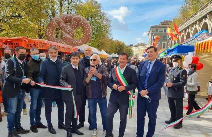 L’inaugurazione con le autorità e il sindaco Giorgio Gori