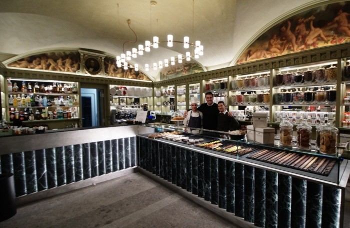 Interni della pasticceria Cavour Bergamo Alta