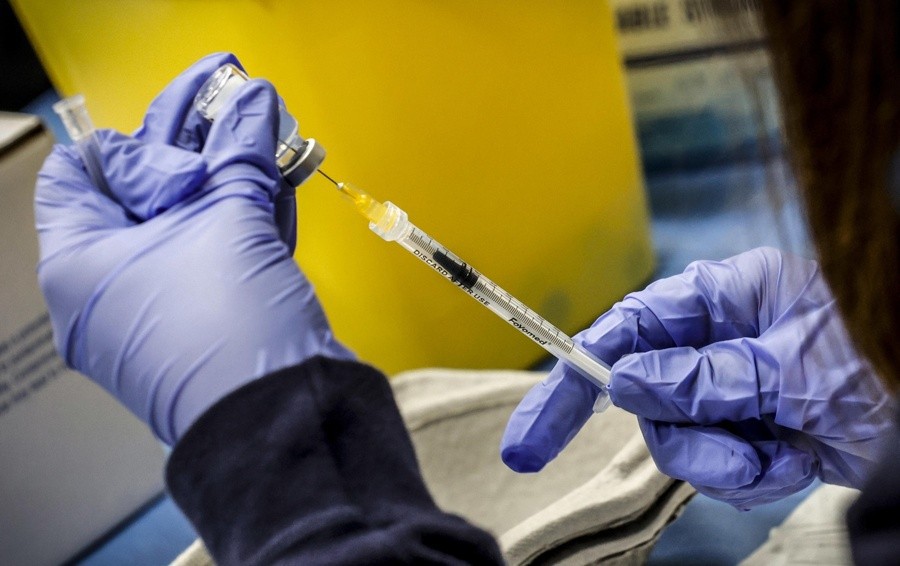 Vaccini, Mantovani: «Basta fake news, non c’è alcuna alterazione genetica»