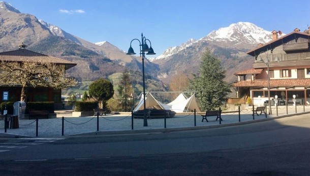 Timori per un focolaio di Covid. Stop ai mercati a Oltre il Colle