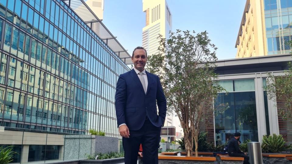 Negli Emirati Arabi è «ambasciatore» di Green energy con Schwarzenegger Negli Emirati Arabi è «ambasciatore» di Green energy con Schwarzenegger