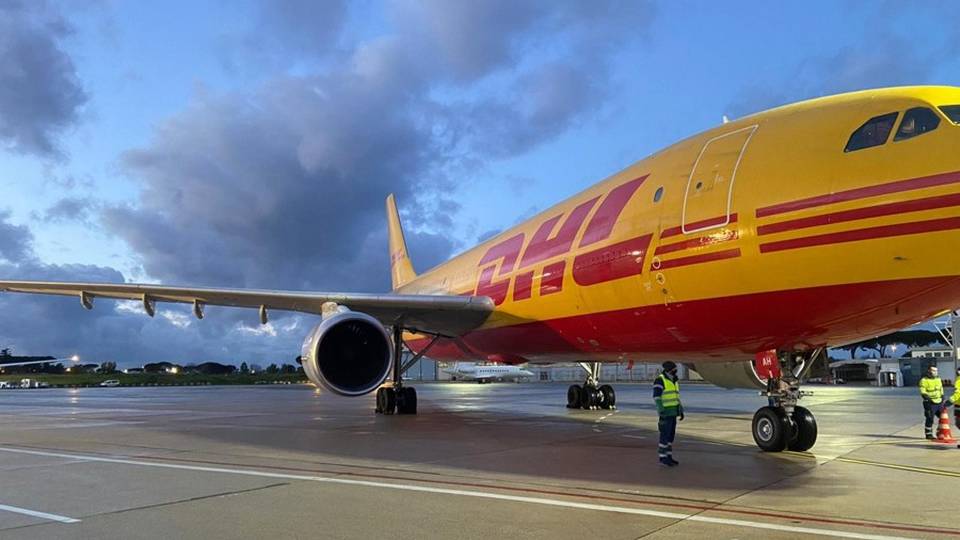 Orio, in volo niente più cargo Dhl. Continua la protesta dei lavoratori Orio, in volo niente più cargo Dhl. Continua la protesta dei lavoratori