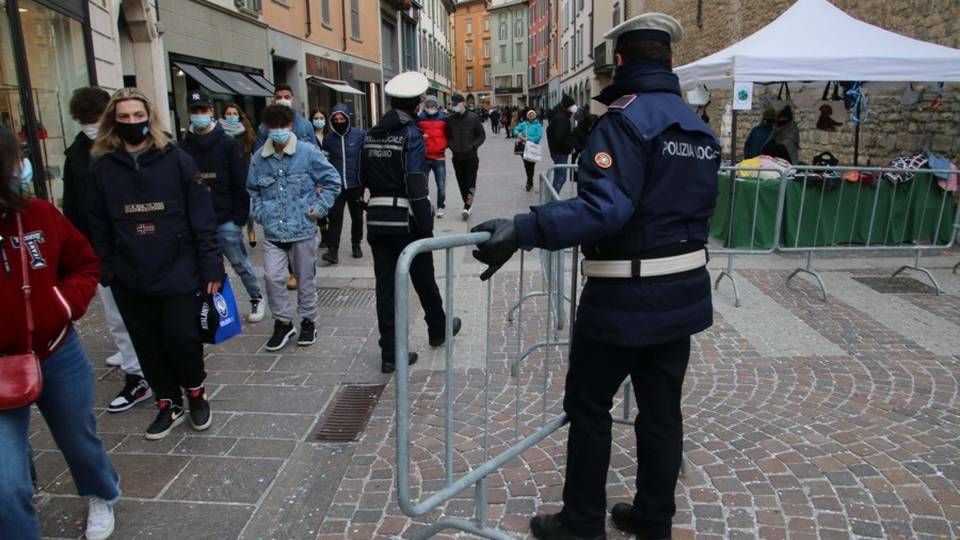 Zona arancione in tutta Italia: la richiesta in vista della scadenza del 25 febbraio Zona arancione in tutta Italia: la richiesta in vista della scadenza del 25 febbraio