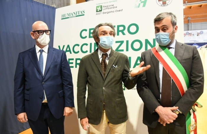 Fontana con il dg Assembergs e il sindaco Bramani