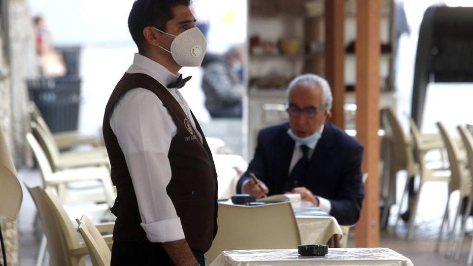 Mancano cuochi e camerieri. «I giovani non vogliono più lavorare durante il weekend» Mancano cuochi e camerieri. «I giovani non vogliono più lavorare durante il weekend»