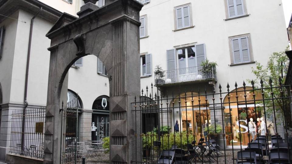 Bergamo, in via Sant’Orsola prove di rilancio: food e nuovi orari Bergamo, in via Sant’Orsola prove di rilancio: food e nuovi orari