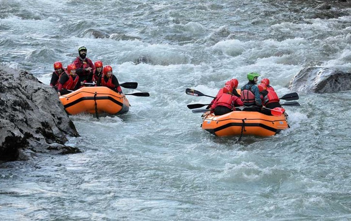 Rafting, hydrospeed, kayak e molto altro: le esperienze tra adrenalina, natura e divertimento alla scoperta di Bergamo