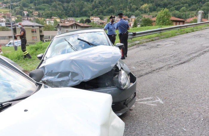 Una fase dei soccorsi e dei rilievi