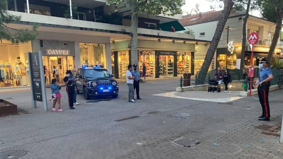 Baby gang a Riccione, sei denunciati per rapina: sono residenti nella Bergamasca Baby gang a Riccione, sei denunciati per rapina: sono residenti nella Bergamasca