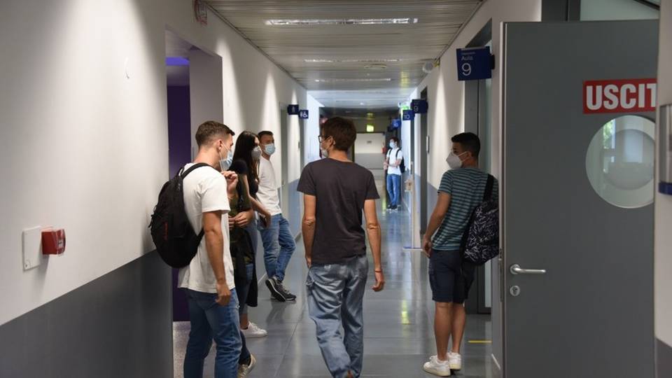 Confronto col 2020: il virus circola, ma trend in discesa Confronto col 2020: il virus circola, ma trend in discesa