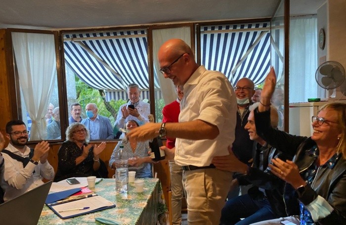 Federico Baiguini festeggia