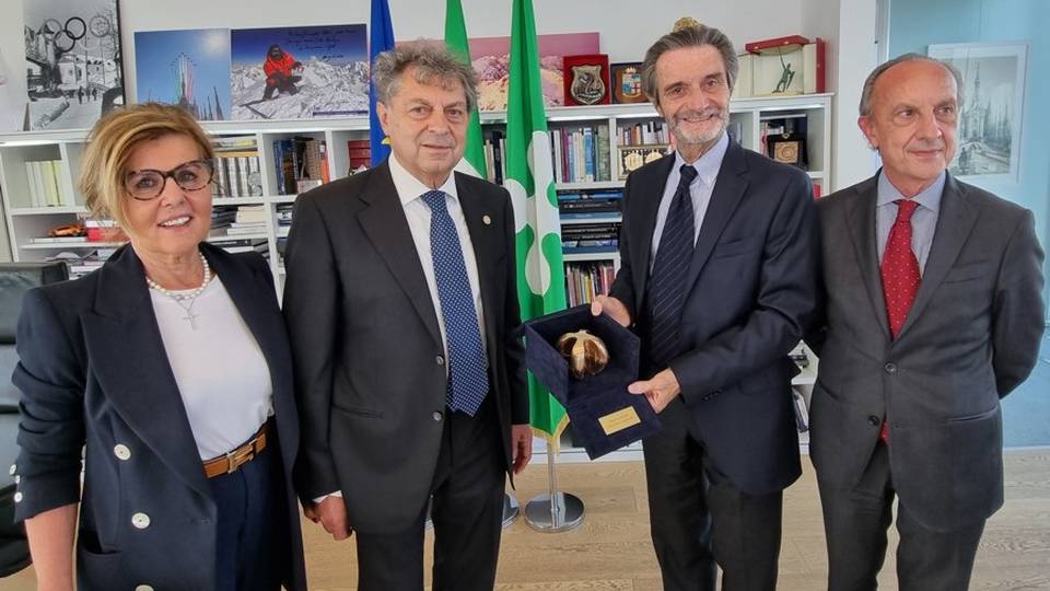 La «Rosa Camuna» a Giovanni Licini: «Il suo impegno un esempio» La «Rosa Camuna» a Giovanni Licini: «Il suo impegno un esempio»