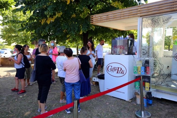 Gente a L’Eco Café