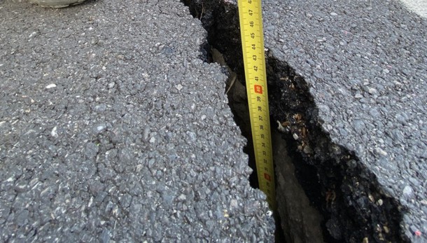 Un altro terremoto, ma la frana è «ferma». «Si capirà meglio nei prossimi giorni»
