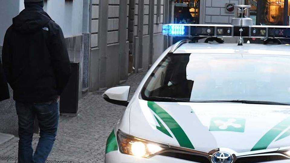 Senza patente da 12 anni: multa da cinquemila euro per un pensionato Senza patente da 12 anni: multa da cinquemila euro per un pensionato