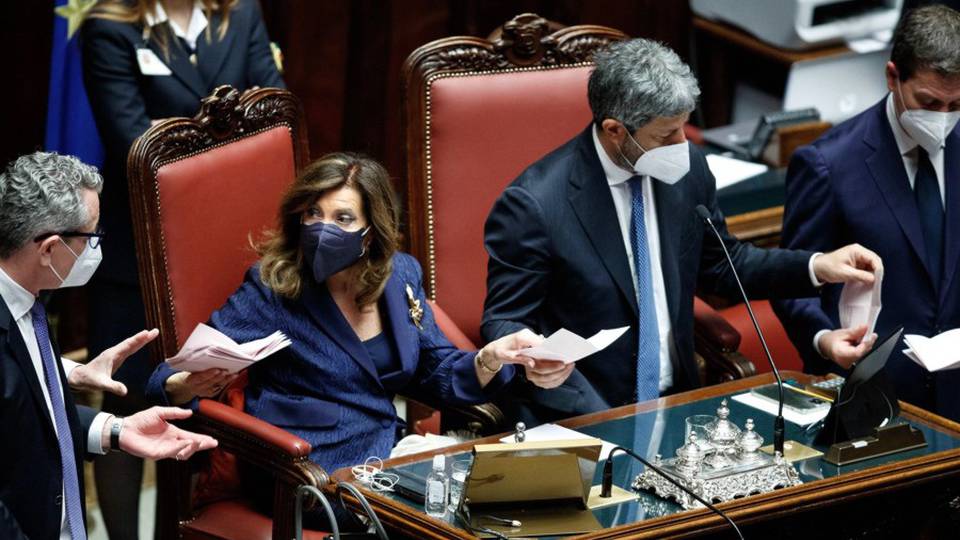 Quirinale, fumata nera anche al quarto scrutinio. Nuova votazione venerdì alle 11 Quirinale, fumata nera anche al quarto scrutinio. Nuova votazione venerdì alle 11
