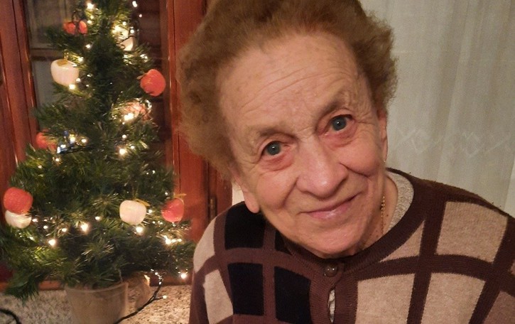 Rita, una zia coi fiocchi: per la sua grande famiglia ha preparato 118 regali di Natale