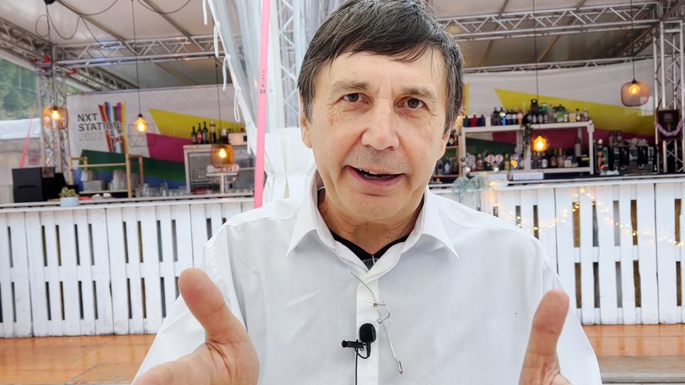 Andre Geim, premio Nobel per la fisica nel 2010 per gli studi rivoluzionari sul grafene Andre Geim, premio Nobel per la fisica nel 2010 per gli studi rivoluzionari sul grafene