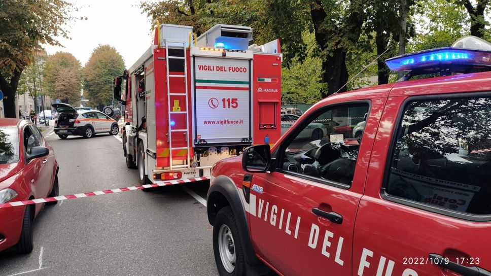 Sul posto anche i vigili del fuoco del locale distaccamento