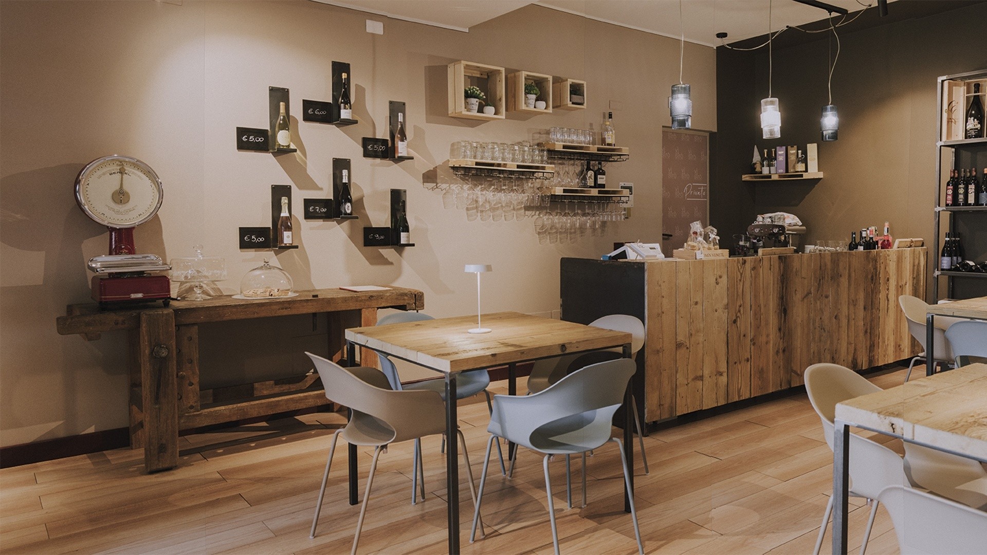 A Vertova, il Vìstrò, locale intimo e innovativo A Vertova, il Vìstrò, locale intimo e innovativo