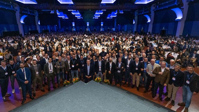 Il record delle vendite, 800 euro ai dipendenti di Autotorino Il record delle vendite, 800 euro ai dipendenti di Autotorino