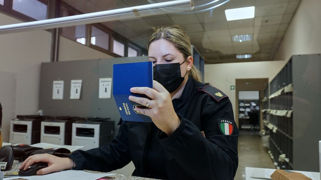 Orio, arrestato muratore russo con passaporto falso ucraino: «Ero terrorizzato dalla guerra» Orio, arrestato muratore russo con passaporto falso ucraino: «Ero terrorizzato dalla guerra»