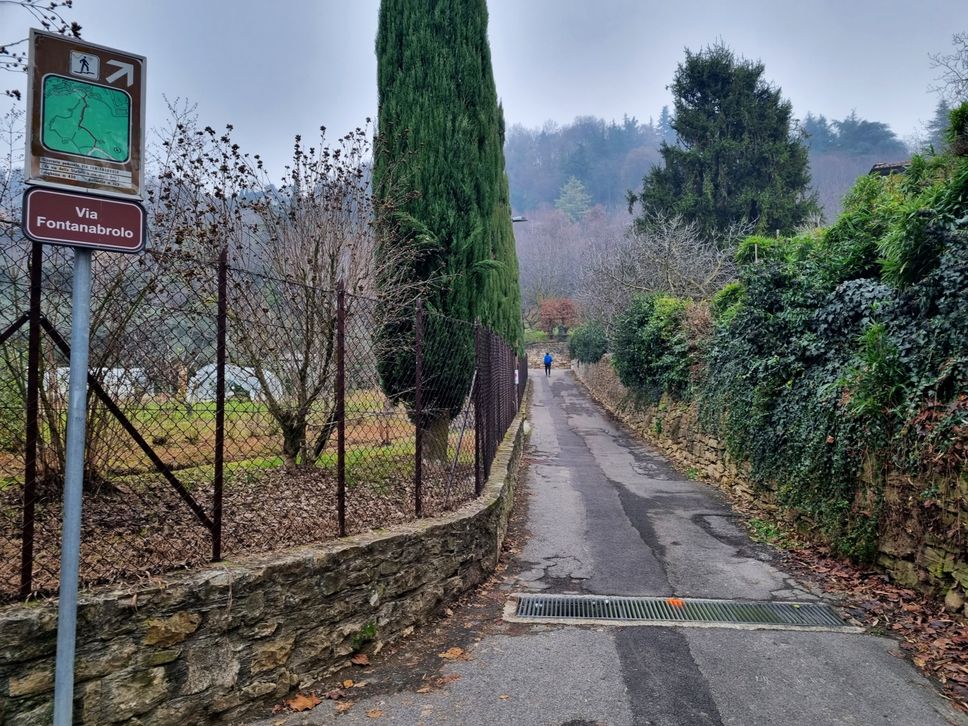 Via Fontanabrolo dalle piscine Italcementi porta sui colli