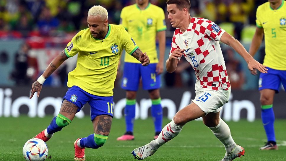 Pasalic affronta il brasiliano Neymar nella gara tra Croazia e Brasile Pasalic affronta il brasiliano Neymar nella gara tra Croazia e Brasile