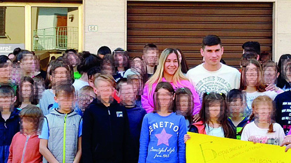 Malinovskyi porta doni ai cento bambini fuggiti dall’Ucraina e ospitati a Rota d’Imagna Malinovskyi porta doni ai cento bambini fuggiti dall’Ucraina e ospitati a Rota d’Imagna