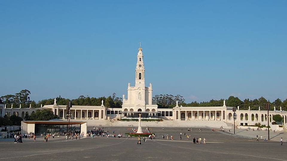 Pellegrinaggio a Fatima con il vescovo in luglio. Cinque giorni di riflessione e preghiera sui sentieri della pace Pellegrinaggio a Fatima con il vescovo in luglio. Cinque giorni di riflessione e preghiera sui sentieri della pace