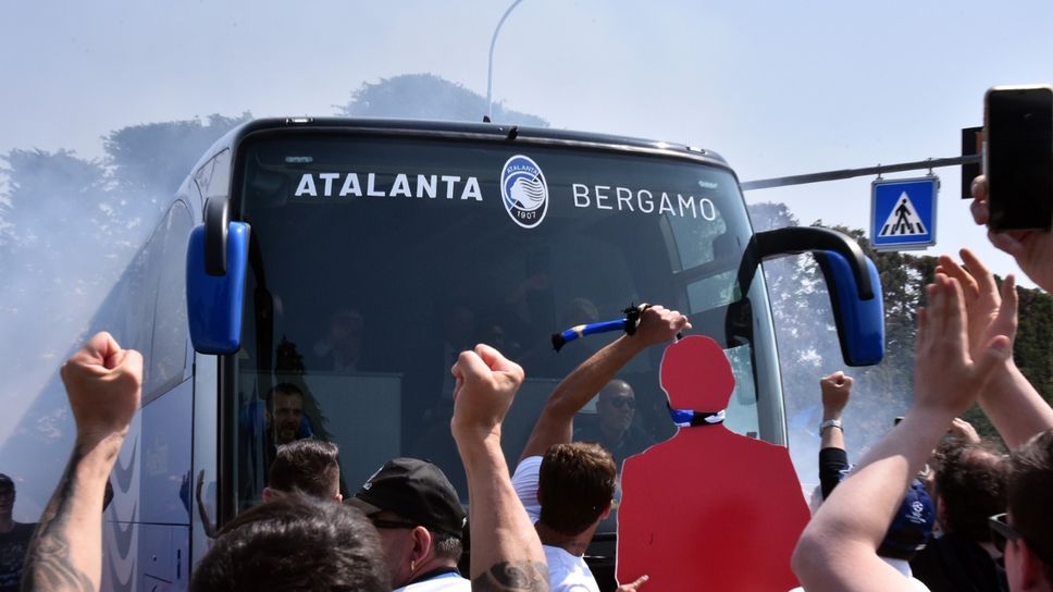 I tifosi nerazzurri al centro Bortolotti di Zingonia I tifosi nerazzurri al centro Bortolotti di Zingonia