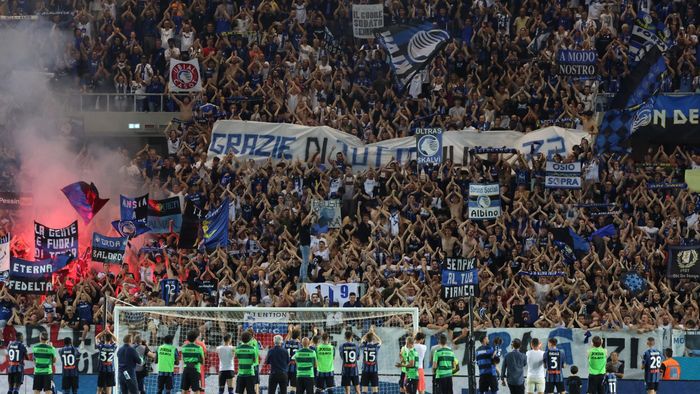 Atalanta, il commovente applauso dei tifosi nonostante la mancata qualificazione Atalanta, il commovente applauso dei tifosi nonostante la mancata qualificazione