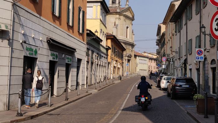 «Salviamo il bus in Borgo Santa Caterina», la battaglia di Natalina continua «Salviamo il bus in Borgo Santa Caterina», la battaglia di Natalina continua