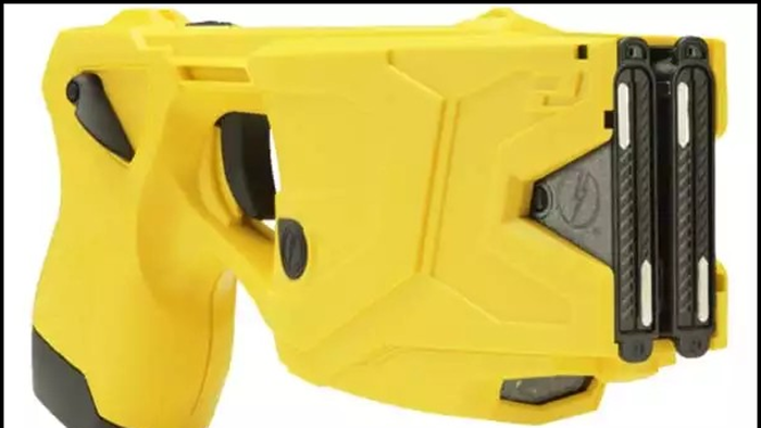 Dal 30 maggio il Taser in dotazione anche alla Polizia e ai Carabinieri di Bergamo Dal 30 maggio il Taser in dotazione anche alla Polizia e ai Carabinieri di Bergamo